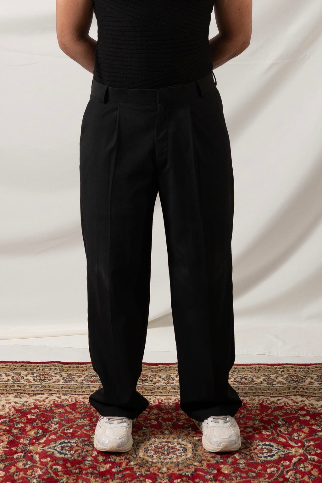 PANTALON PLISADO - NEGRO