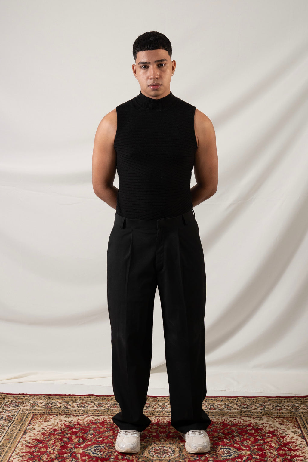 PANTALON PLISADO - NEGRO